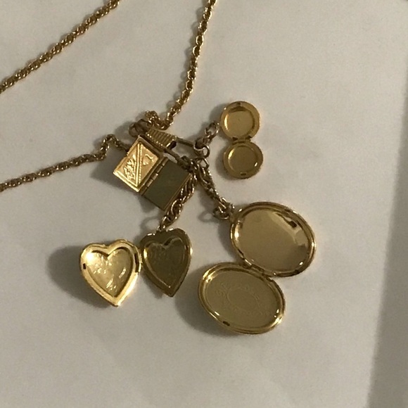 gold necklace with multiple lockets - Picture 4 of 4